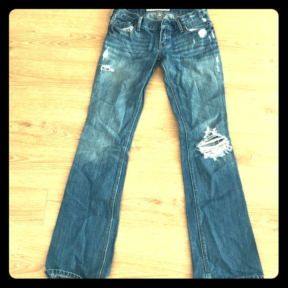 Hollister destroyed jeans